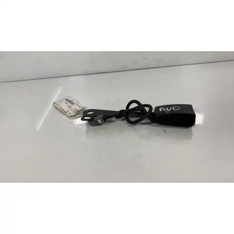 Attache ceinture avant droit KIA CEE-D 1 SPORT WAGON - Prix doux