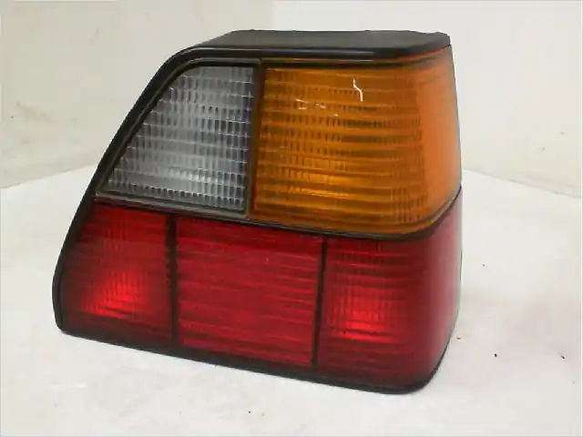 Bien noté - Feu arrière droit occasion VOLKSWAGEN GOLF II Phase 1 - 55ch