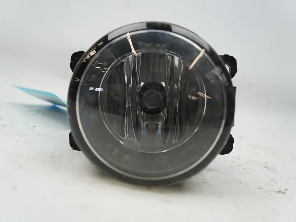 Offre à durée limitée | Phare antibrouillard avant droit occasion SUZUKI SWIFT V phase 1 - 1.0i HYBRID 112ch