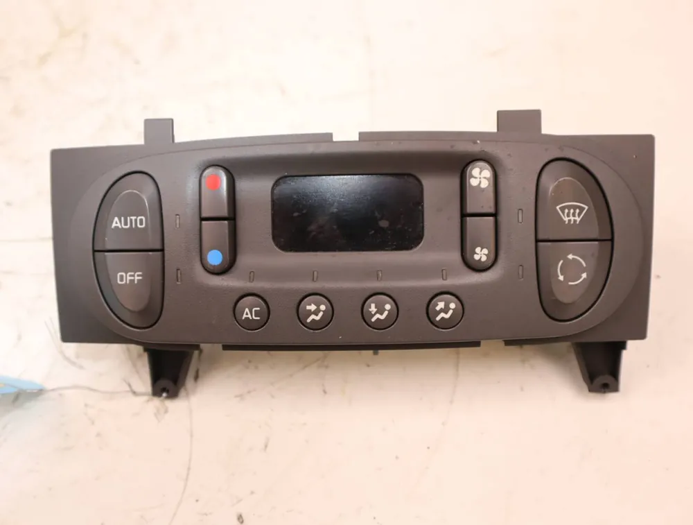 Tout juste disponible | Commande de chauffage occasion RENAULT MEGANE SCENIC I Phase 2 - 1.9 DCI