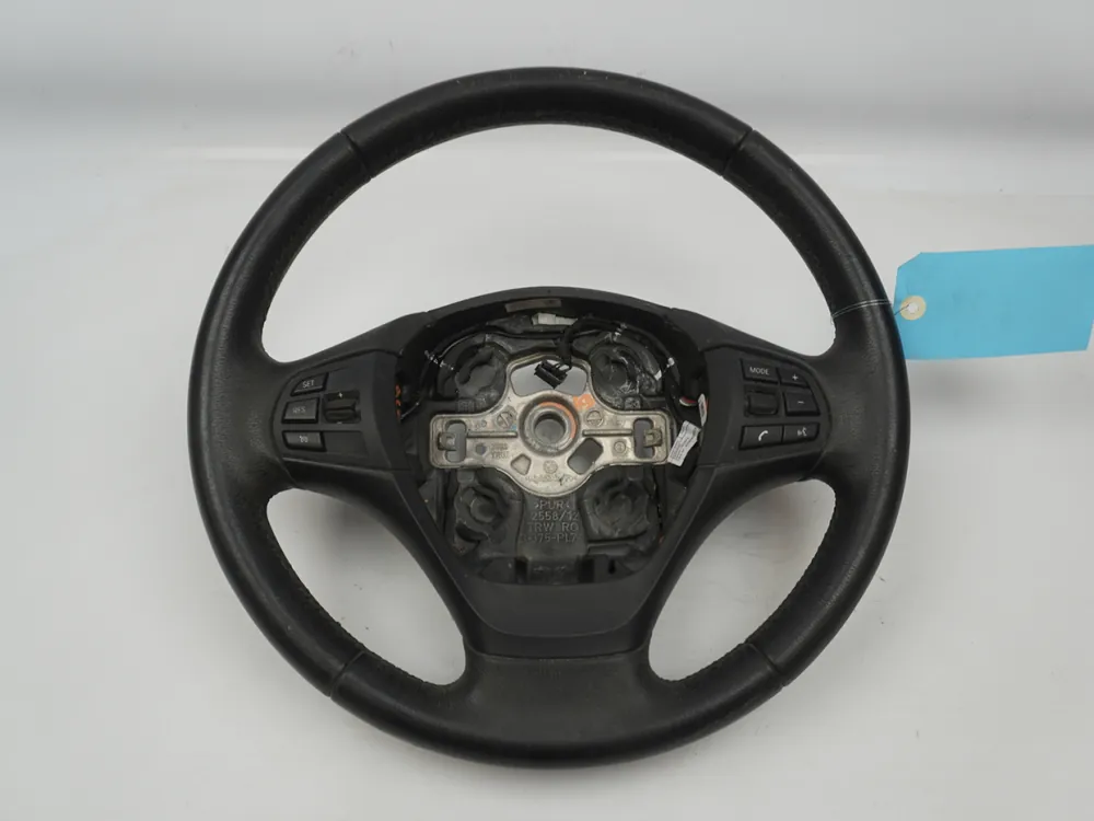 Volant de direction occasion B.M.W. SERIE 1 II Phase 1 - 116D 116ch | Commandez dès maintenant