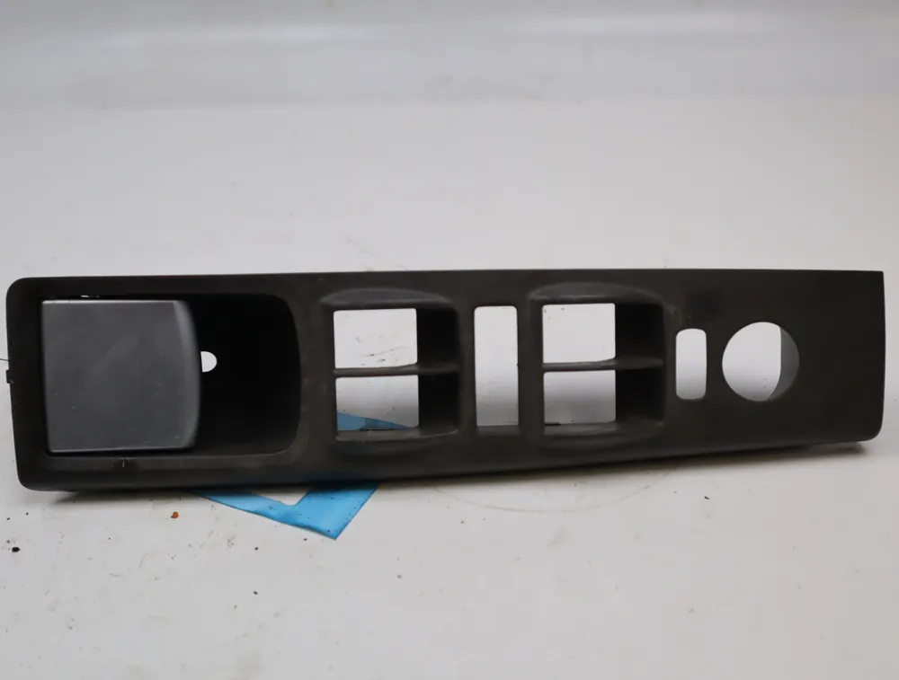 Plus que quelques pièces - Poignee int porte avg occasion FIAT IDEA Phase 1 - 1.3 DT MULTIJET 16v