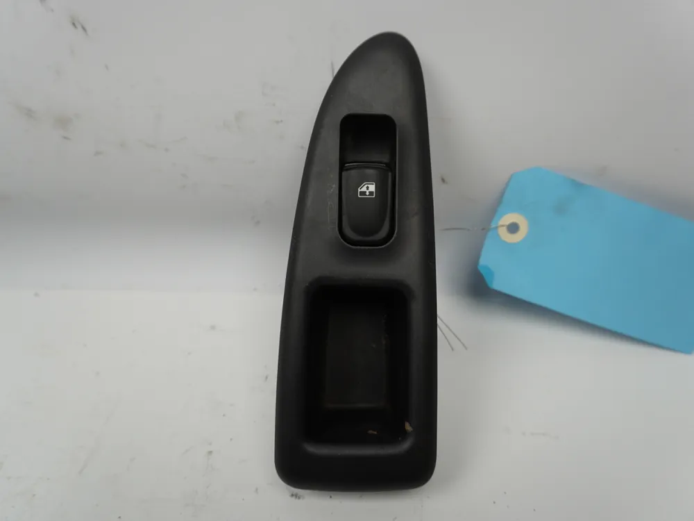Profitez-en maintenant - Commande leve-glace porte arrière gauche occasion KIA MAGENTIS II phase 1 - 2.0 CRDI