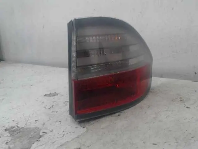 Feu arriere droit Ford S-MAX 1467472 | Plus que quelques pièces