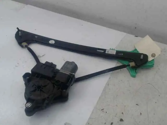Mecanisme + moteur de leve-glace arriere gauche Volkswagen GOLF 5G4839461C - Stock limité