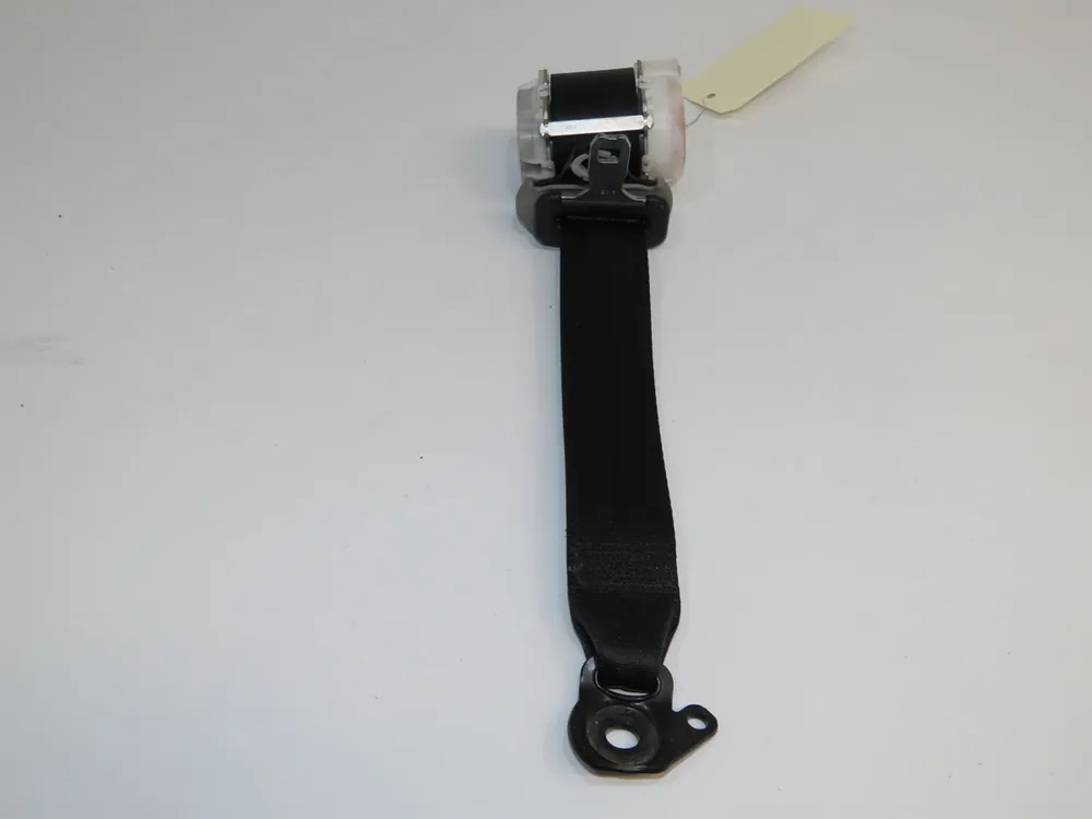 Bonne affaire | Ceinture arrière gauche occasion TOYOTA YARIS I